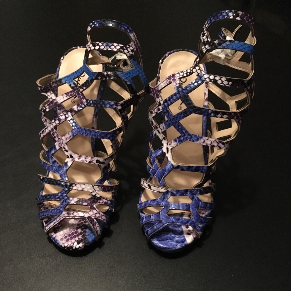 Charlotte Russe Purple and Blue Scale Heels - Picture 2 of 7